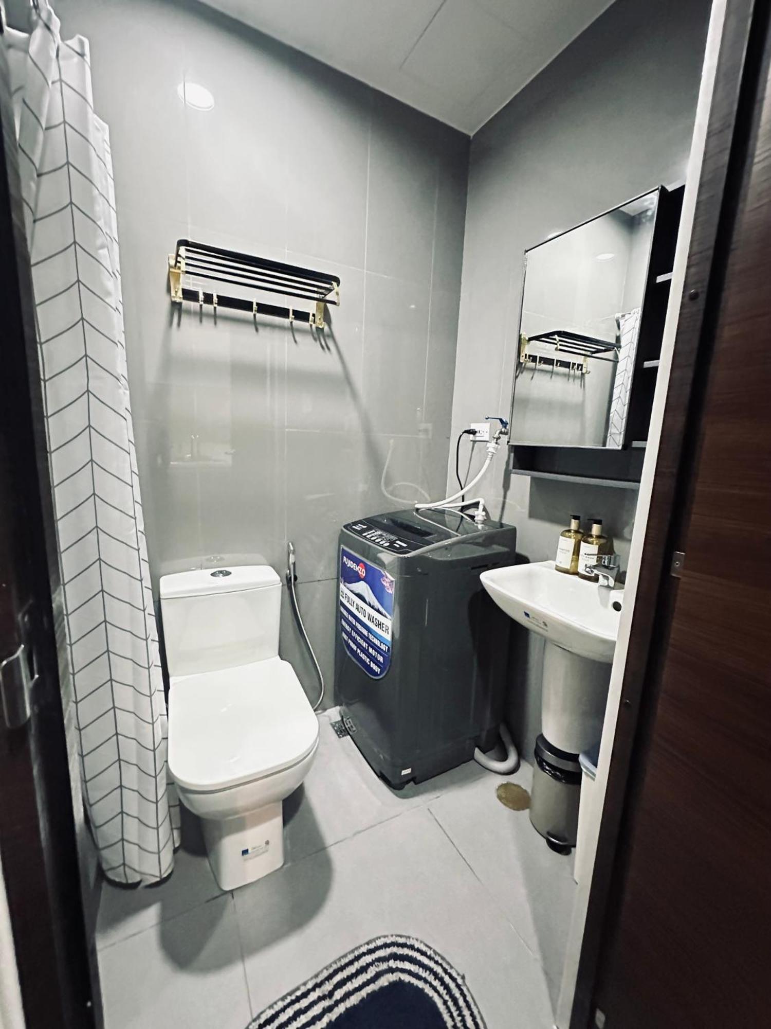Heart Of Makati, Fully Furnished Condo, Cbd Central Location Макати Экстерьер фото